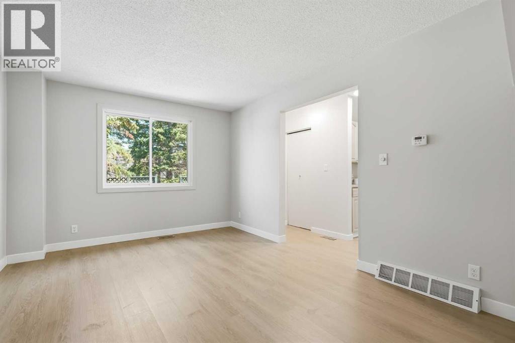8, 4936 Dalton Drive NW, Calgary, Alberta  T3A 2E4 - Photo 3 - A2305538