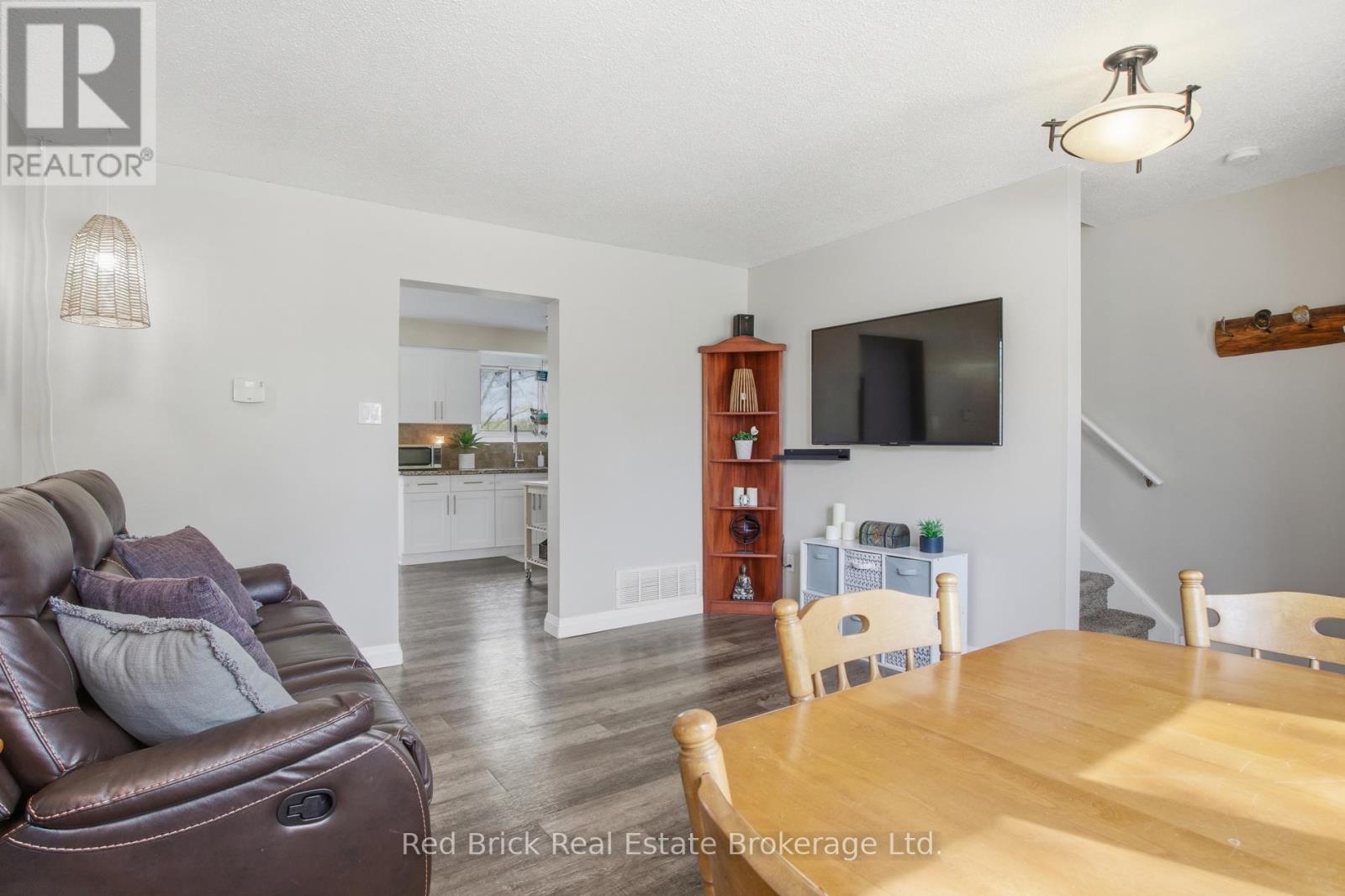 51 Clemens Avenue, Cambridge, Ontario  N3C 2W6 - Photo 10 - X13108102