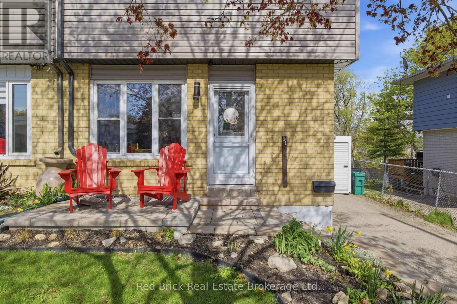 51 Clemens Avenue, Cambridge, Ontario  N3C 2W6 - Photo 5 - X13108102