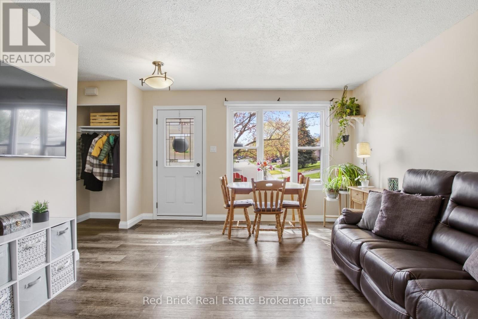 51 Clemens Avenue, Cambridge, Ontario  N3C 2W6 - Photo 7 - X13108102