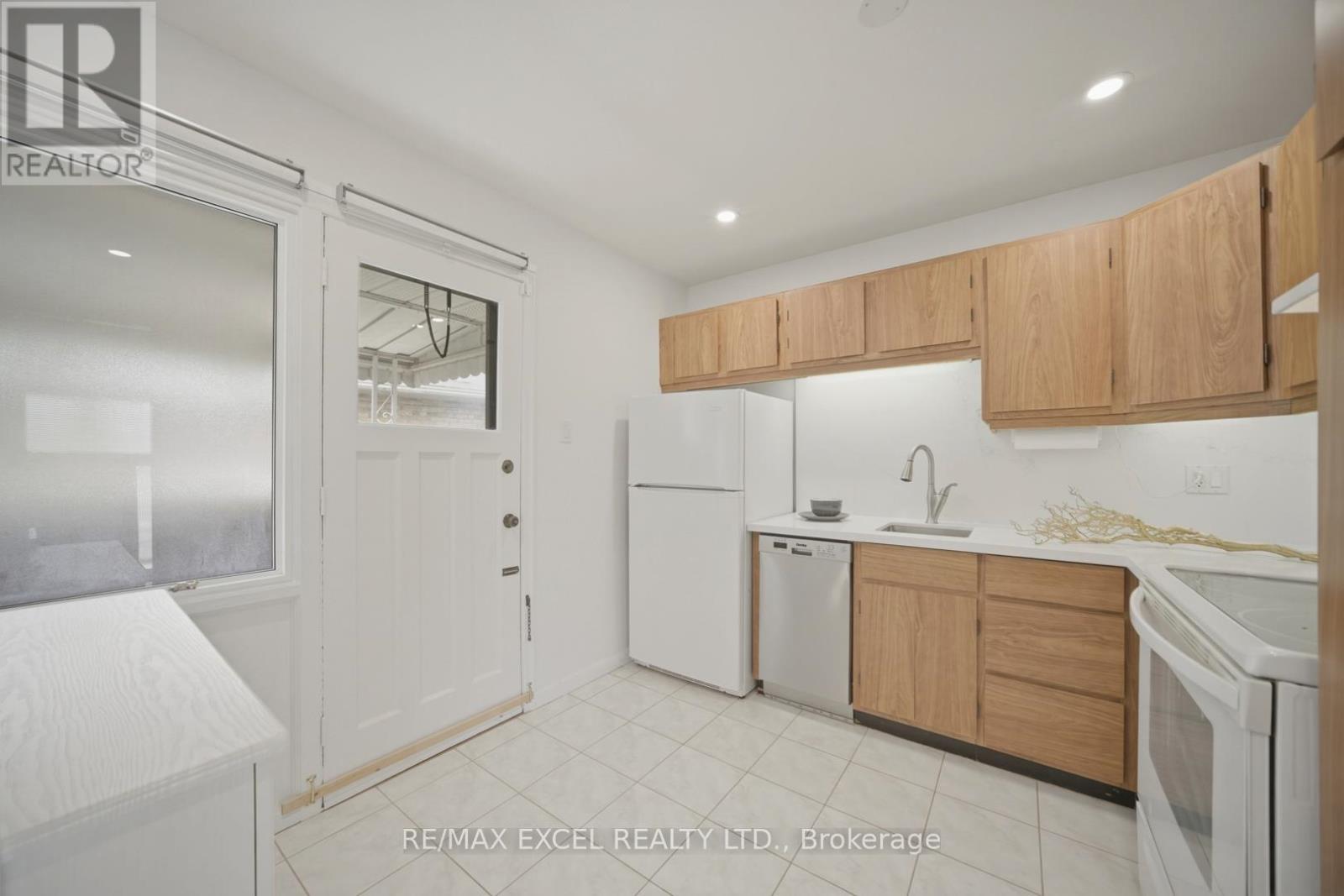 2 Charlemont Crescent, Toronto, Ontario  M1T 1M4 - Photo 17 - E13100108