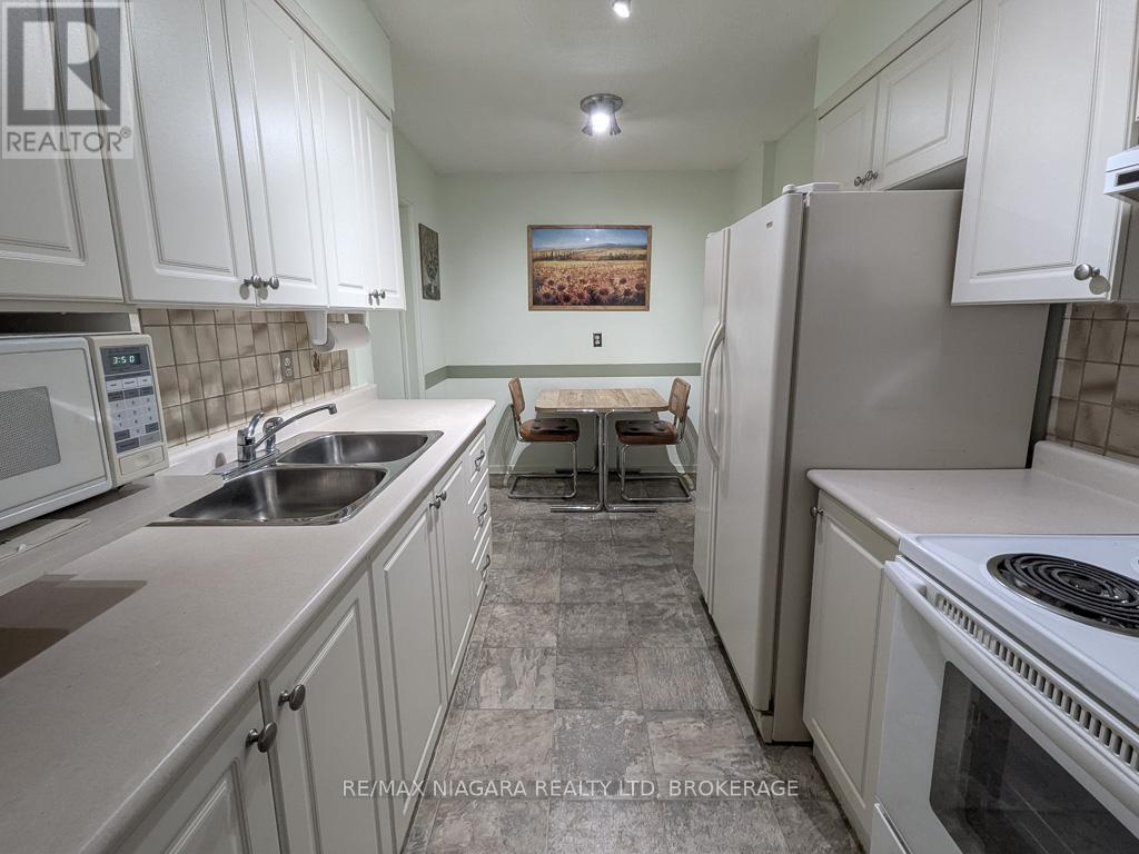 301 - 3170 Kirwin Avenue, Mississauga, Ontario  L5A 3R1 - Photo 11 - W13108122