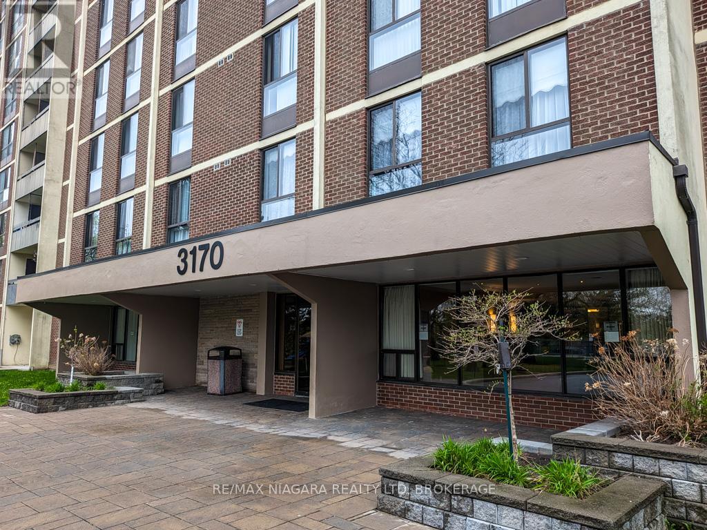 301 - 3170 Kirwin Avenue, Mississauga, Ontario  L5A 3R1 - Photo 2 - W13108122