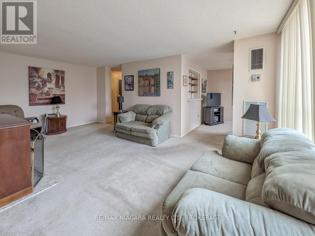 301 - 3170 Kirwin Avenue, Mississauga, Ontario  L5A 3R1 - Photo 4 - W13108122