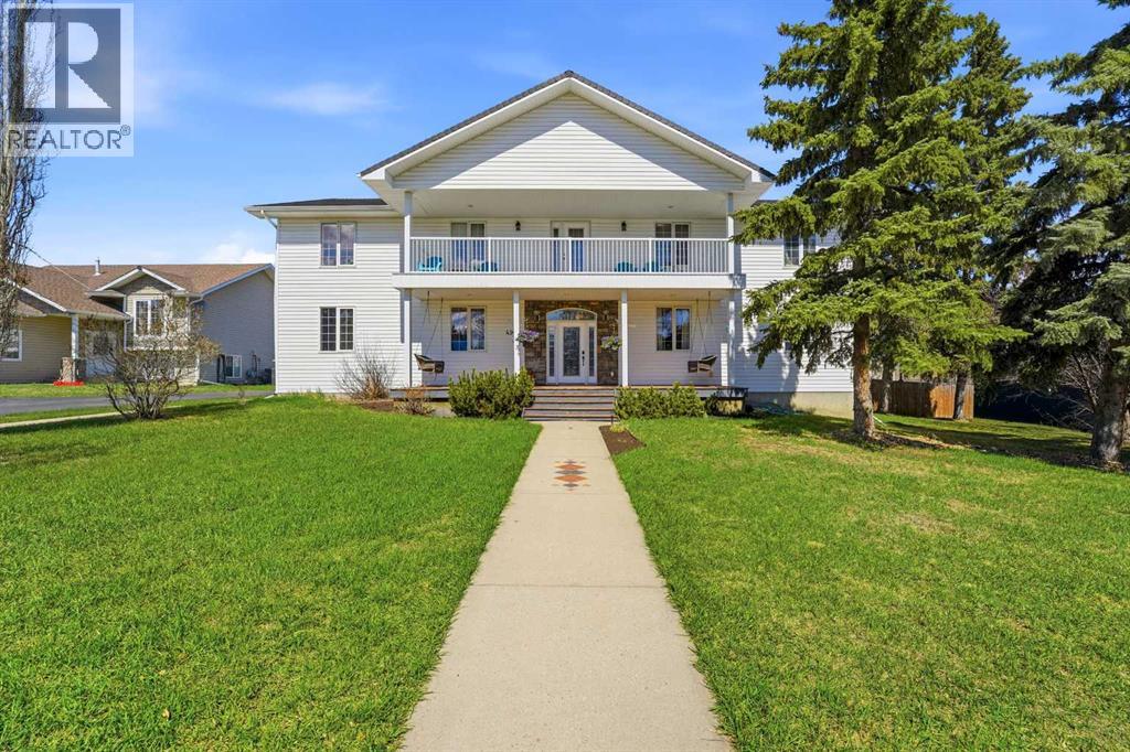 4922 College Avenue, Lacombe, Alberta  T4L 1Z2 - Photo 1 - A2307129