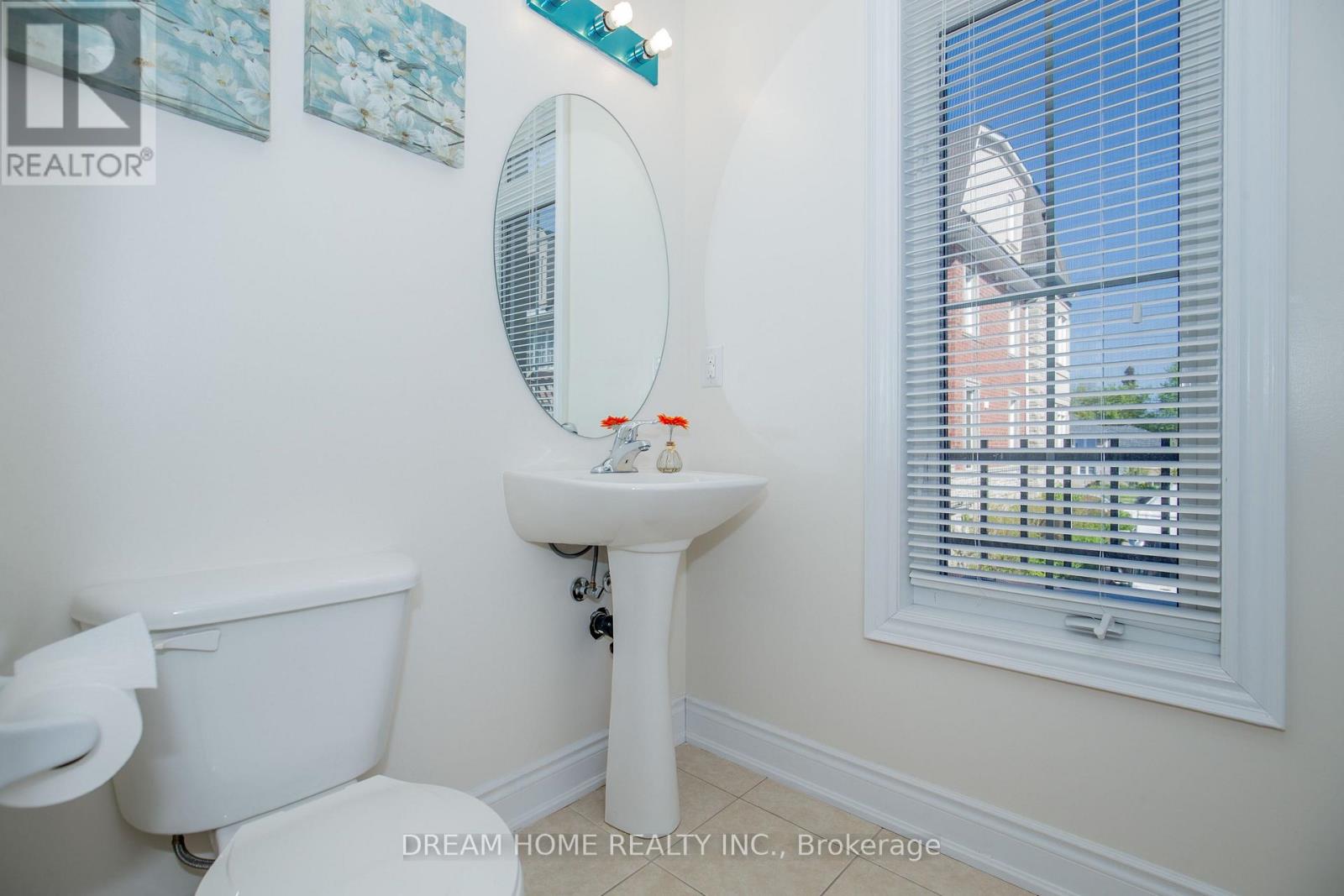 13 Slingsby Lane, Toronto, Ontario  M2N 0H7 - Photo 4 - C13108128