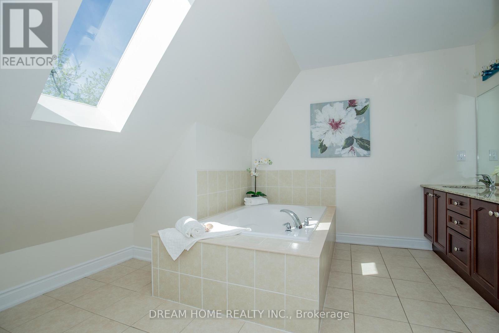 13 Slingsby Lane, Toronto, Ontario  M2N 0H7 - Photo 8 - C13108128
