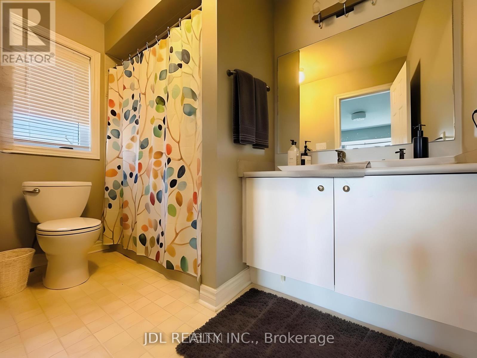 Upper - 45 Laurelbank Crescent, Georgina, Ontario  L4P 3E9 - Photo 14 - N13108124