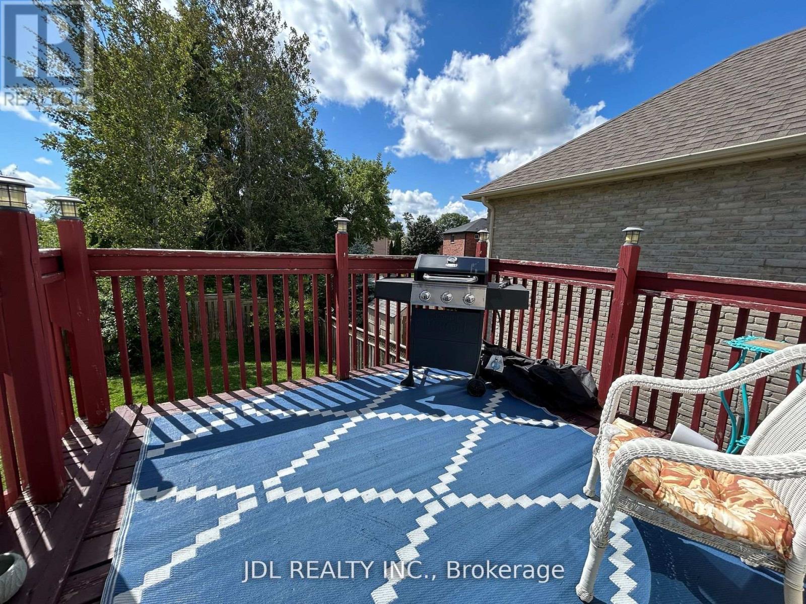 Upper - 45 Laurelbank Crescent, Georgina, Ontario  L4P 3E9 - Photo 15 - N13108124