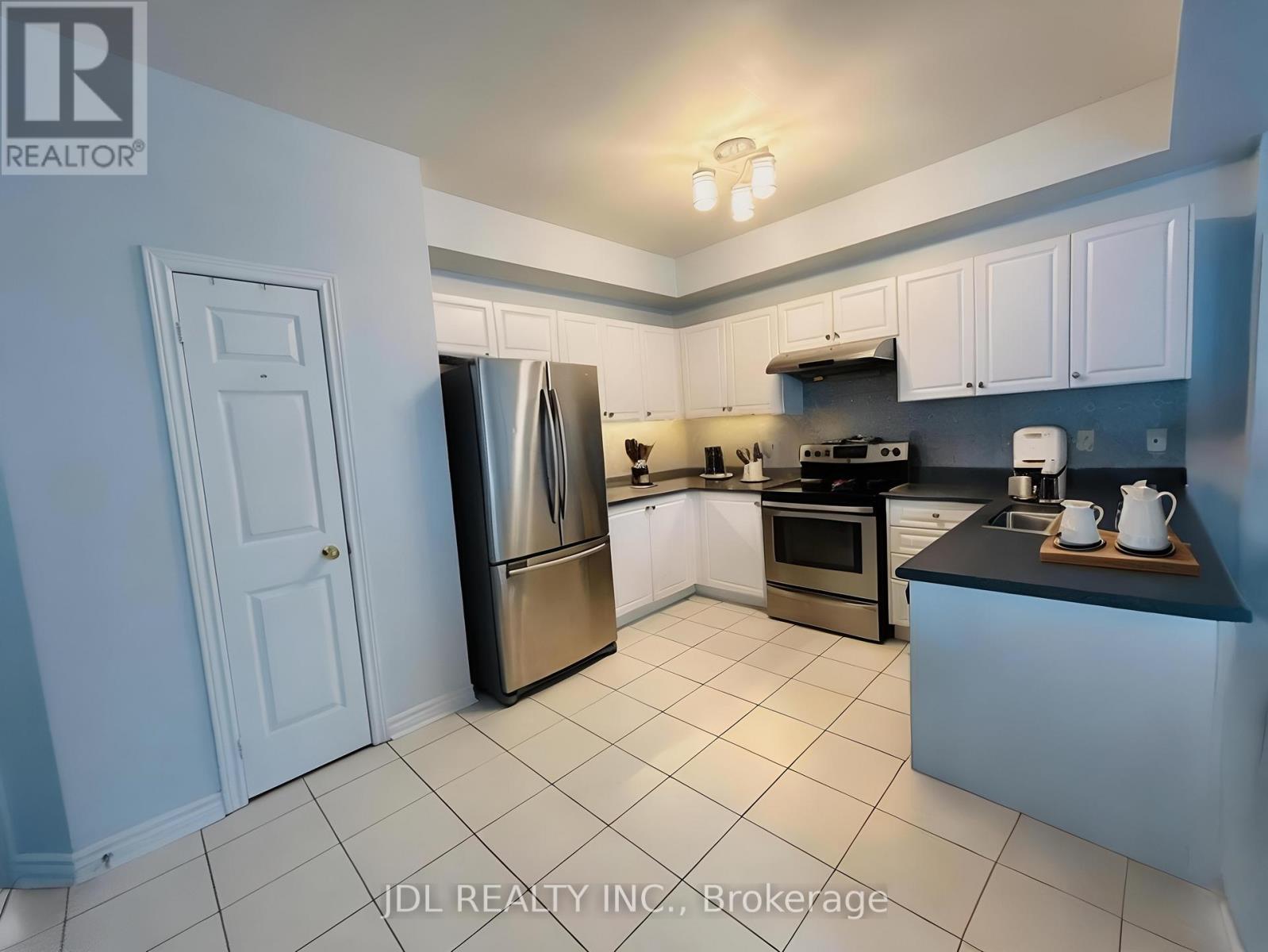 Upper - 45 Laurelbank Crescent, Georgina, Ontario  L4P 3E9 - Photo 7 - N13108124