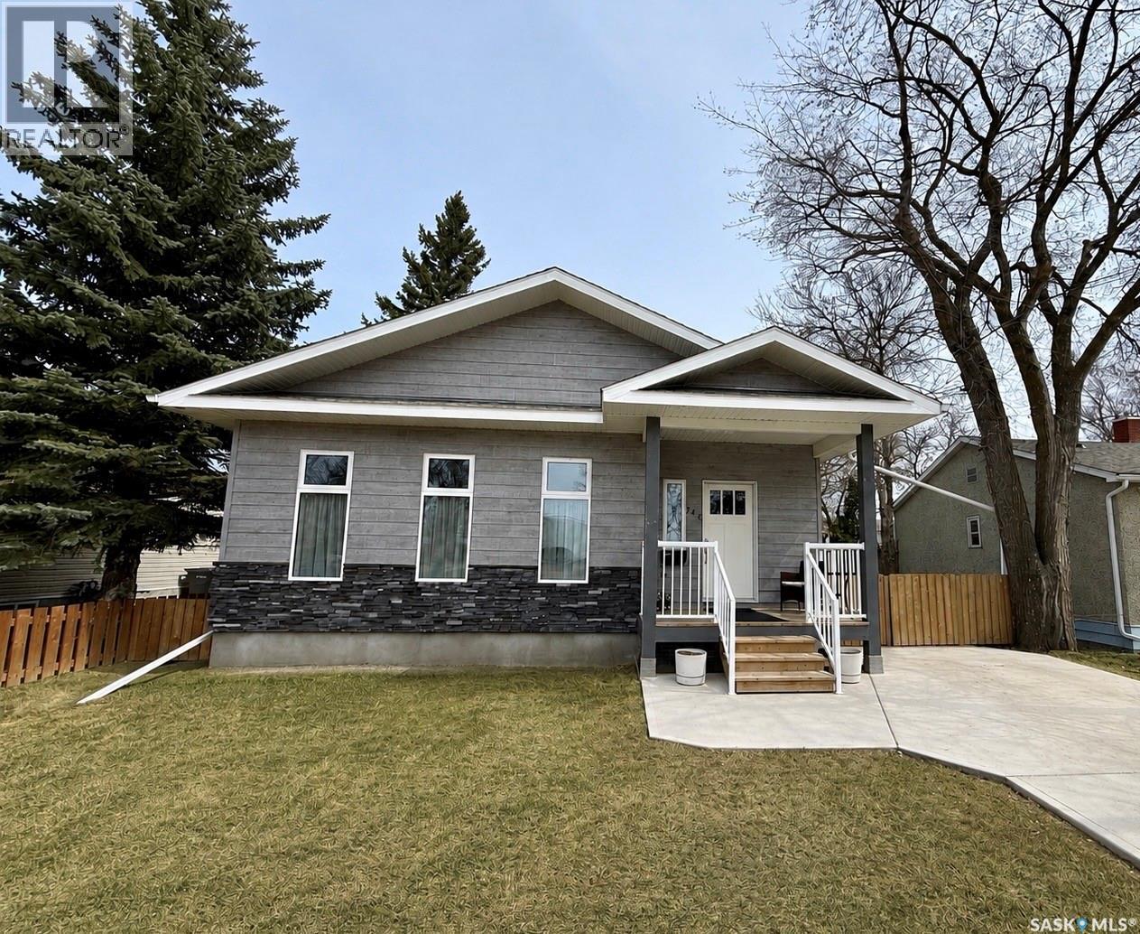 742 99th STREET, North Battleford, Saskatchewan