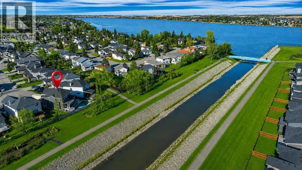 392 Rainbow Falls Way, Chestermere, Alberta  T1X 1S6 - Photo 11 - A2293151