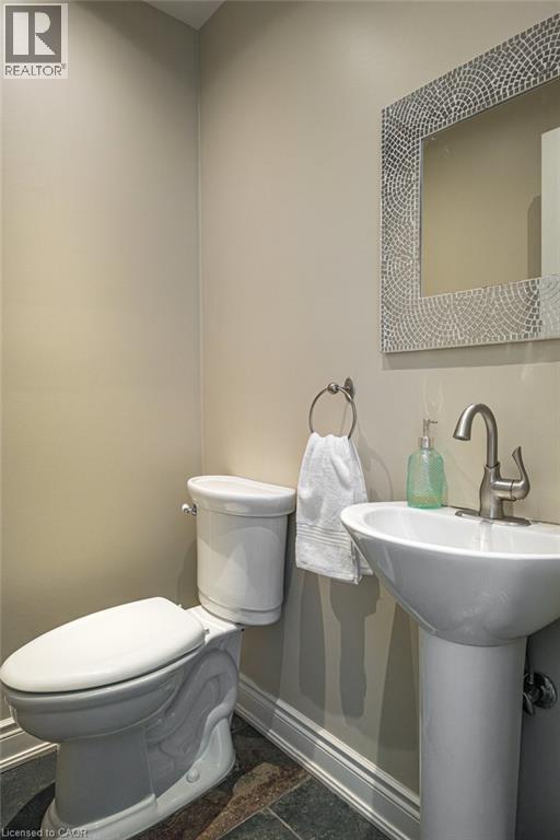 330 Strathcona Drive, Burlington, Ontario  L7L 2E3 - Photo 13 - 40817034