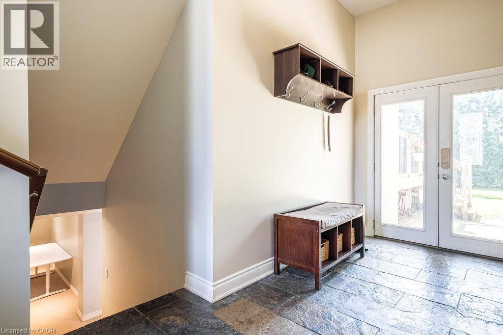 330 Strathcona Drive, Burlington, Ontario  L7L 2E3 - Photo 4 - 40817034