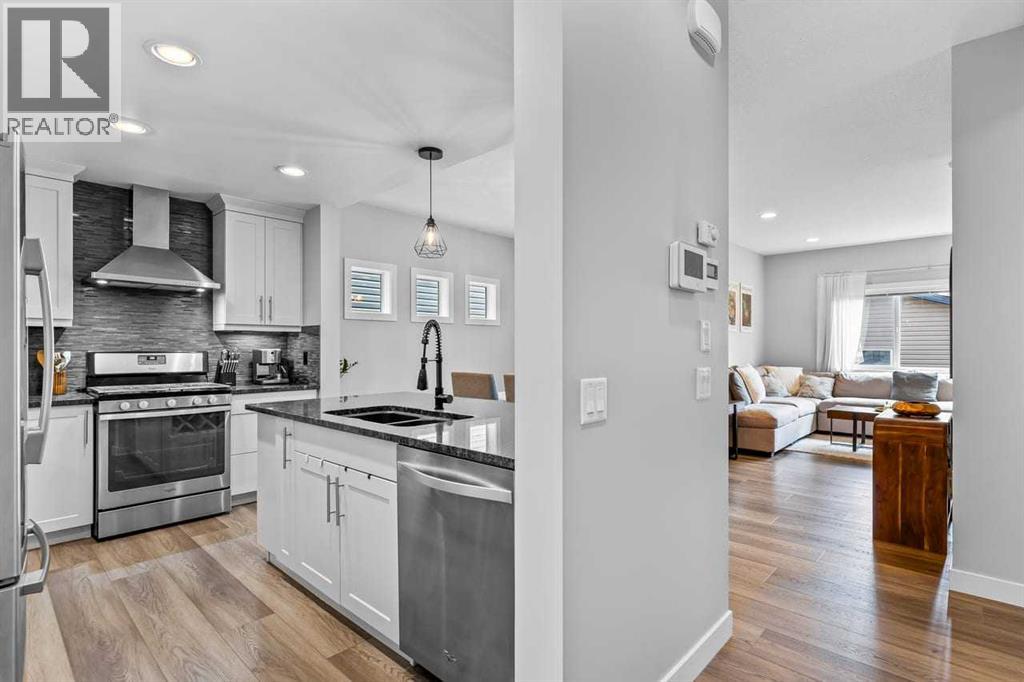 86 Copperpond Heights Se, Calgary, Alberta  T2Z 0W9 - Photo 4 - A2307756