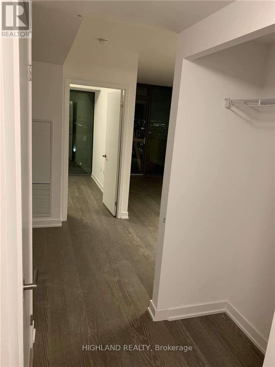 3206 - 11 Wellesley Street W, Toronto, Ontario  M4Y 0G4 - Photo 2 - C13108154