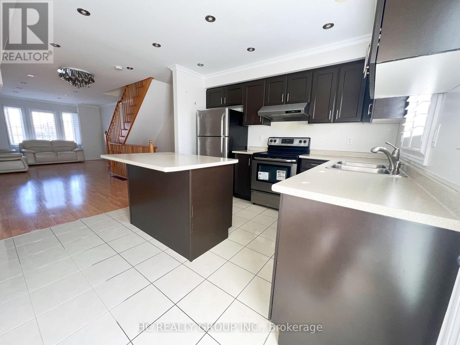 9912 Mccowan Road, Markham, Ontario  L6C 0M7 - Photo 5 - N13108168