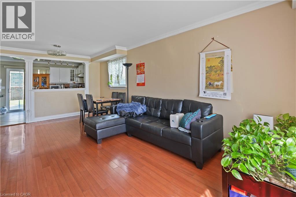27 Heatherdale Place, Hamilton, Ontario  L9C 6K7 - Photo 2 - 40825209