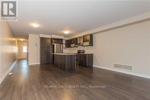 22 Clinton Street, Brampton, Ontario  L7A 4K8 - Photo 7 - W13108160