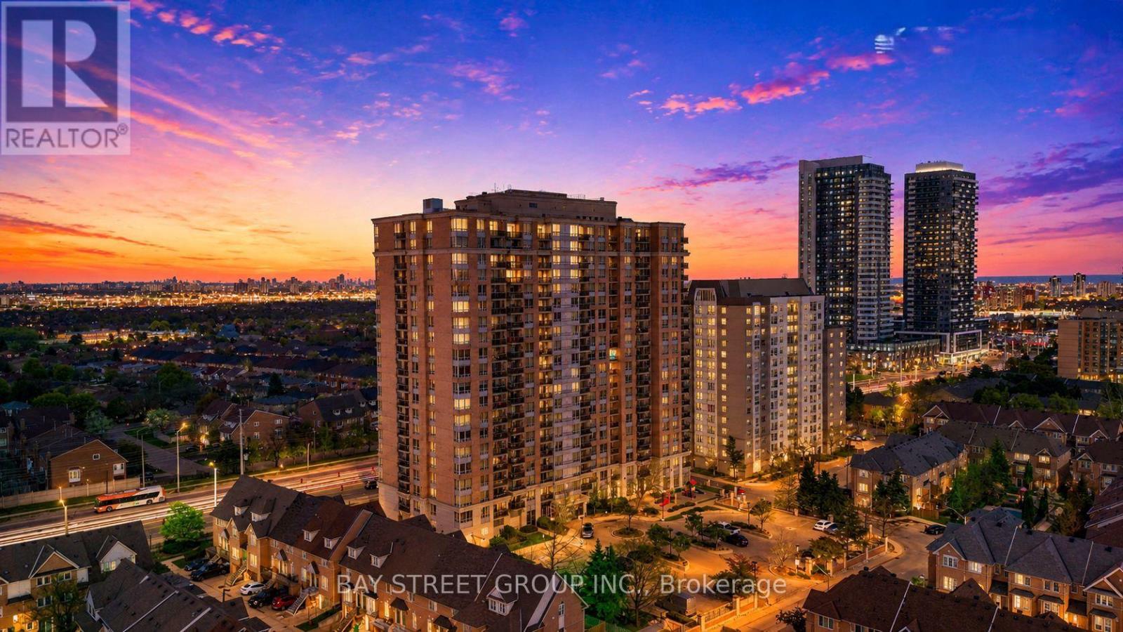 1706 - 55 Strathaven Drive, Mississauga, Ontario  L5R 4G9 - Photo 2 - W13108162