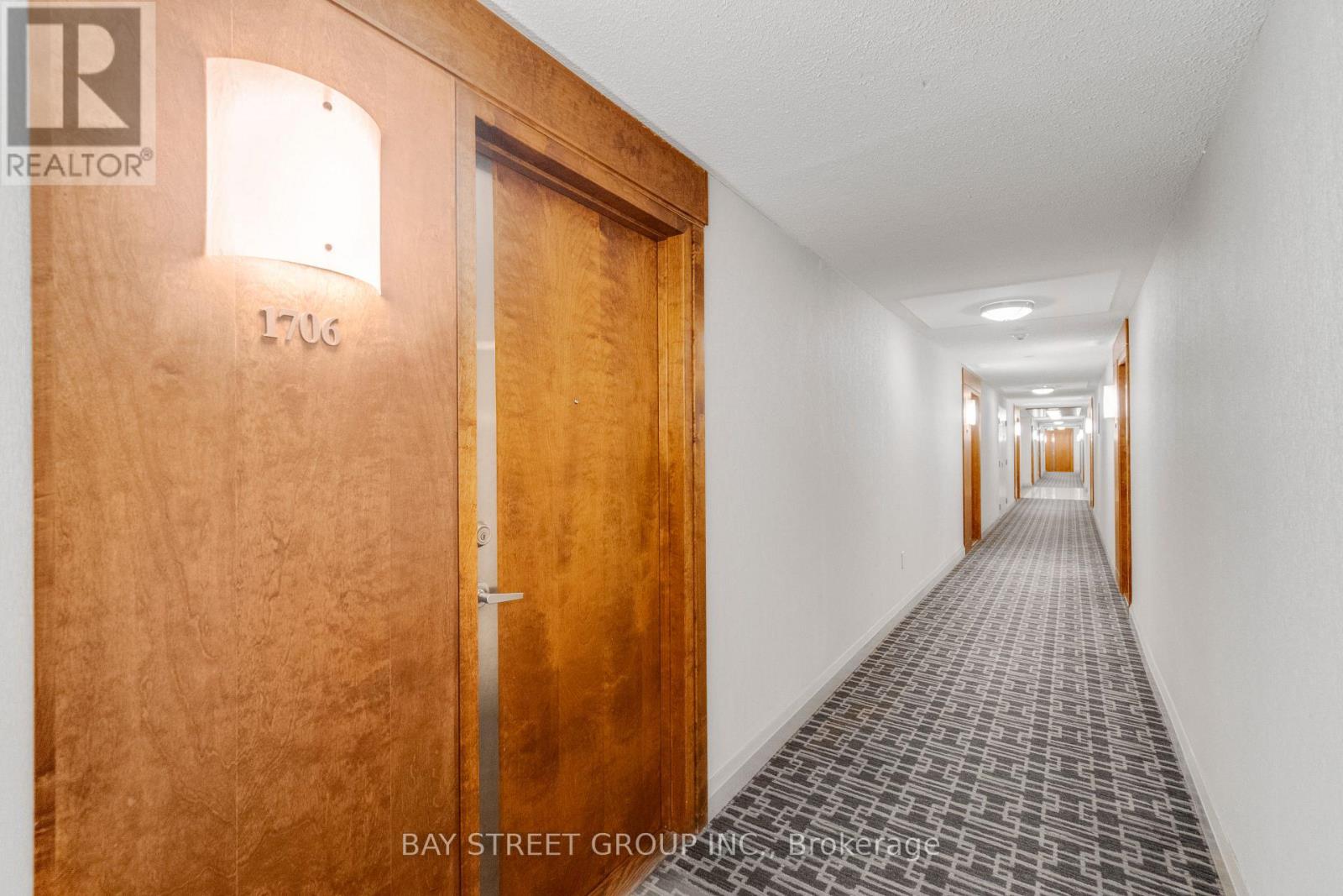 1706 - 55 Strathaven Drive, Mississauga, Ontario  L5R 4G9 - Photo 7 - W13108162