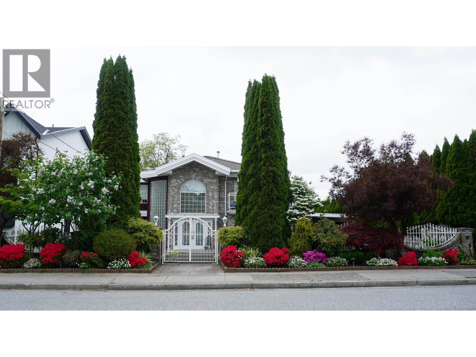 8675 ARMSTRONG AVENUE, Burnaby, British Columbia