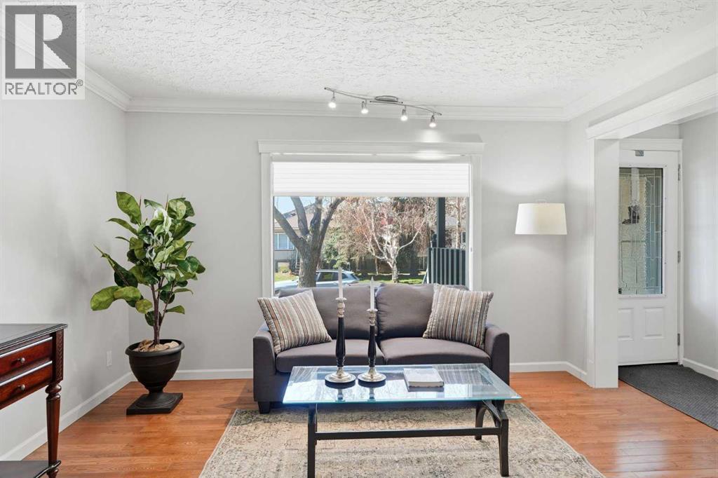 1126 Child Avenue NE, Calgary, Alberta  T2E 5C7 - Photo 4 - A2309065