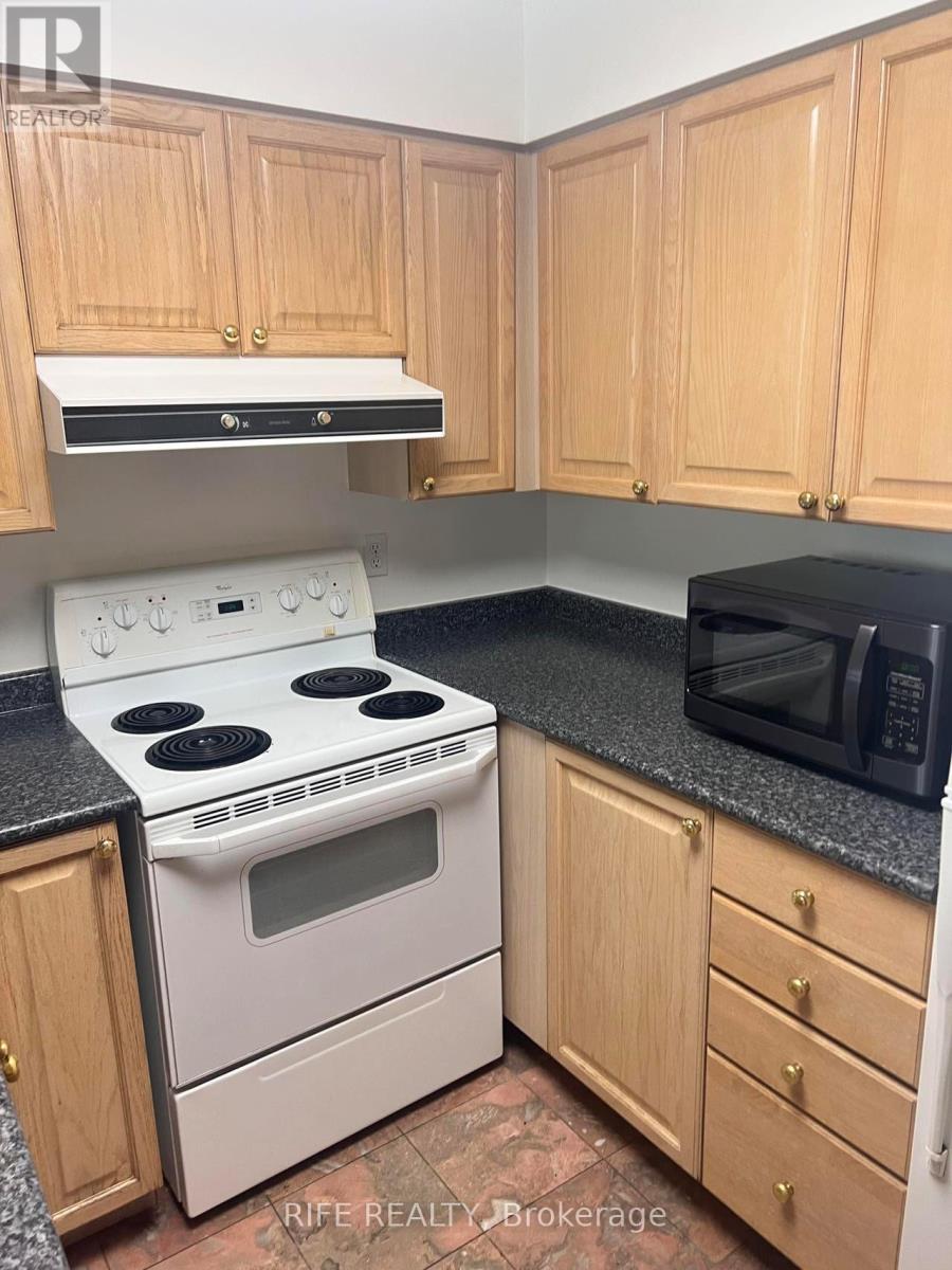 707 - 750 Bay Street, Toronto, Ontario  M5G 1N6 - Photo 3 - C13108174