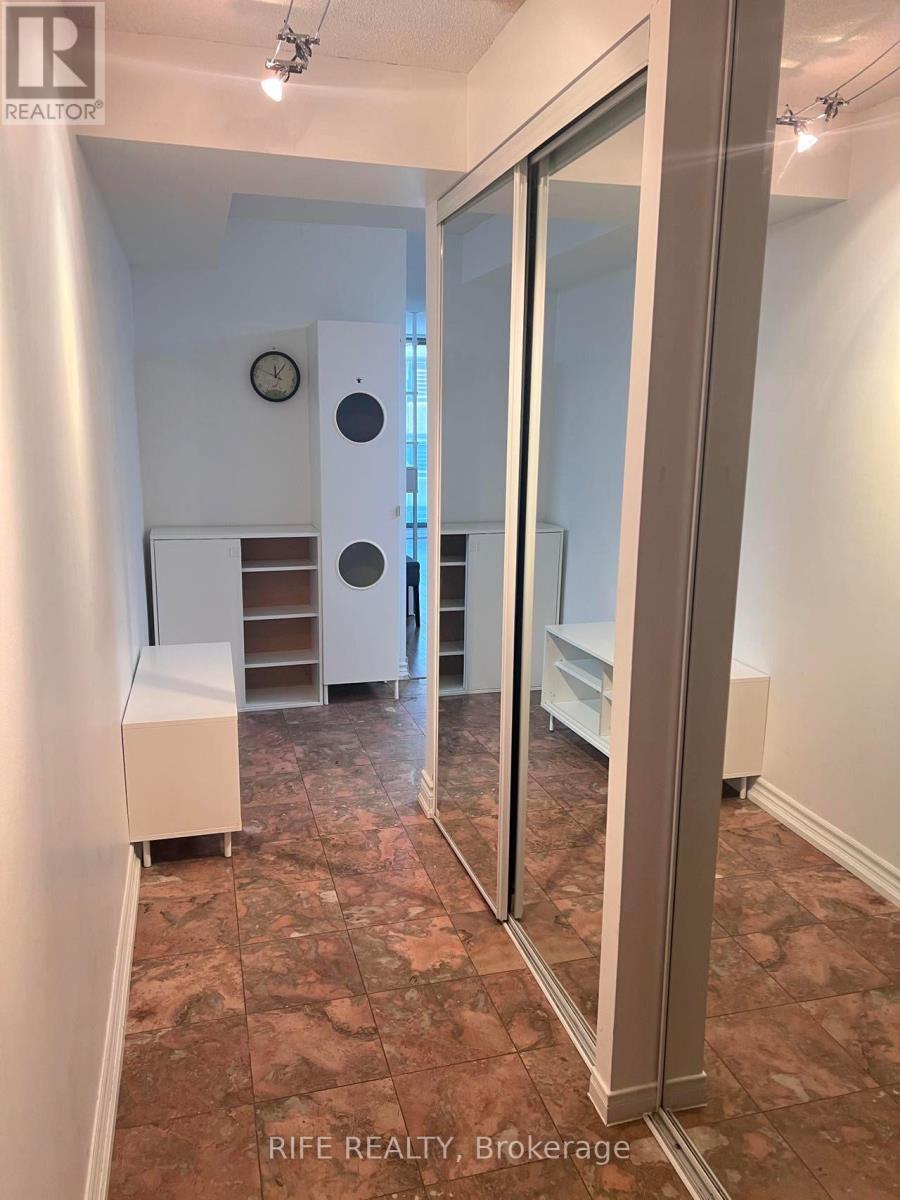 707 - 750 Bay Street, Toronto, Ontario  M5G 1N6 - Photo 7 - C13108174
