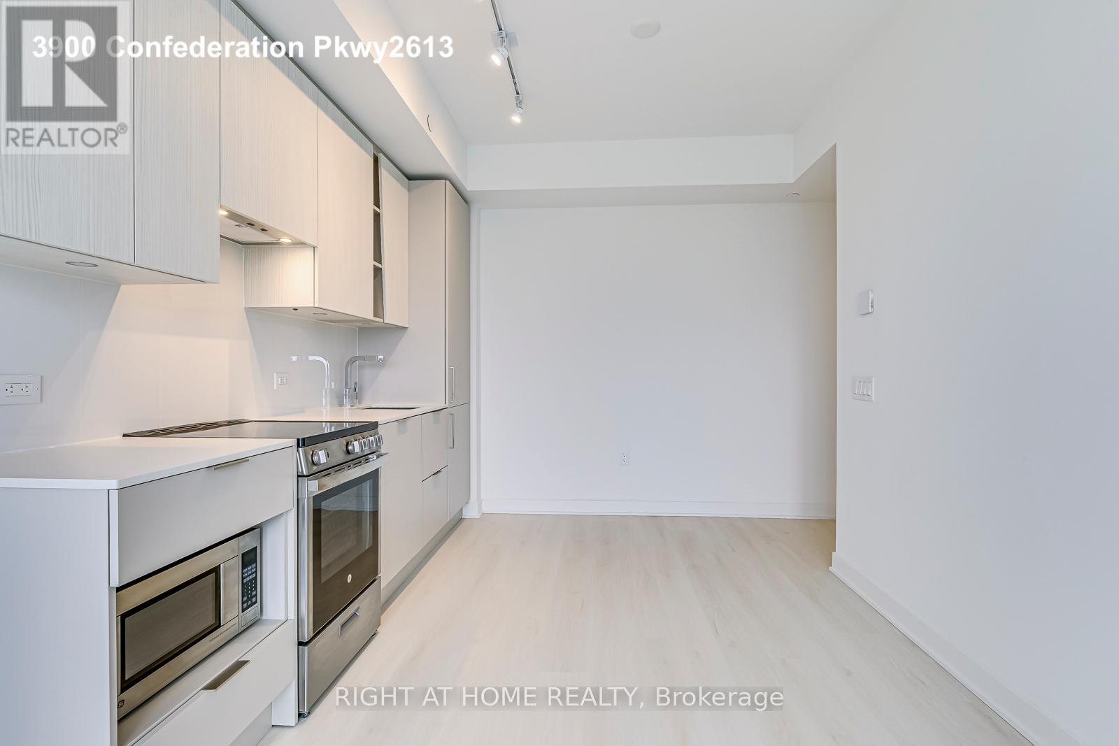 2613 - 3900 Confederation Parkway, Mississauga, Ontario  L5B 0M3 - Photo 12 - W13108178