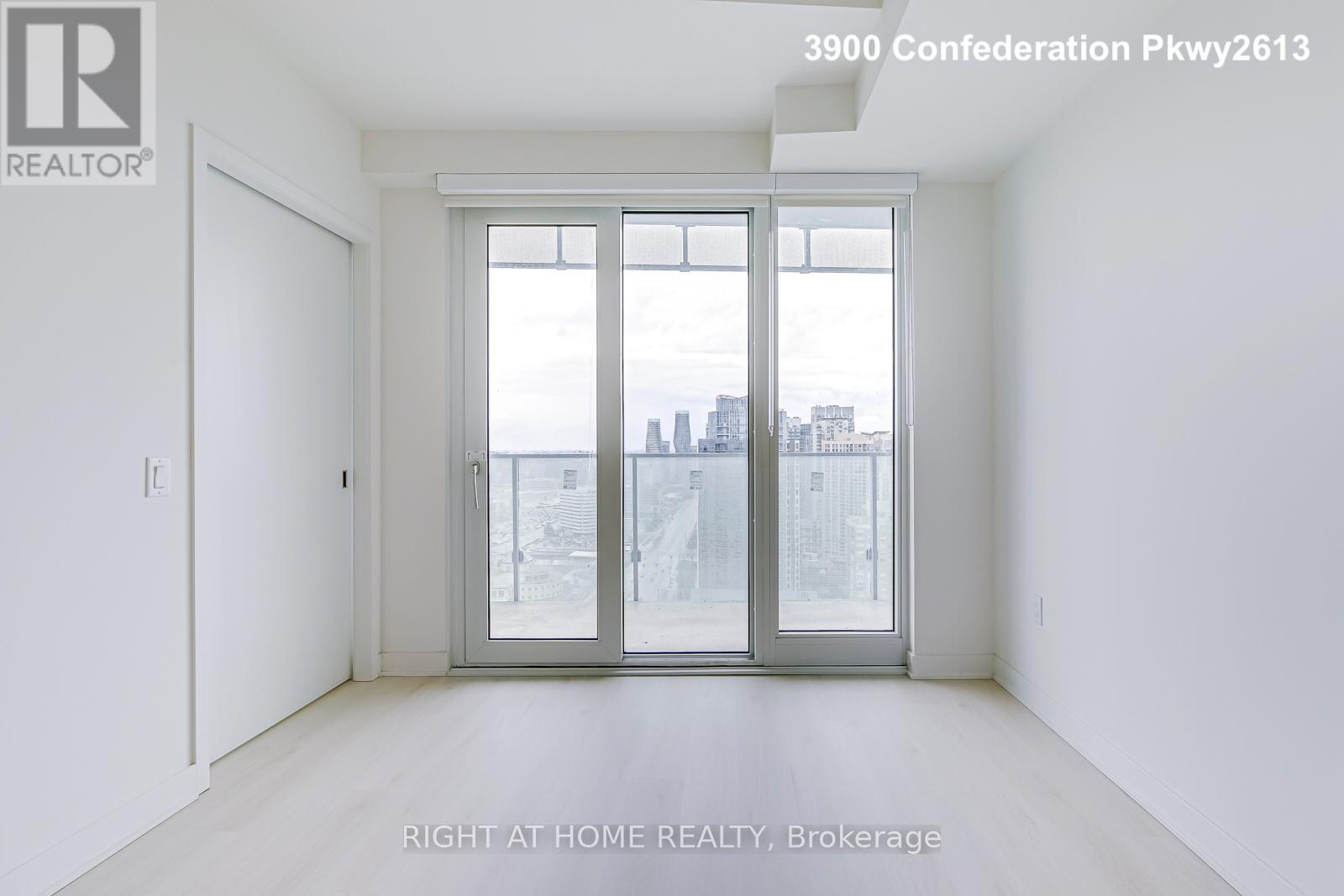 2613 - 3900 Confederation Parkway, Mississauga, Ontario  L5B 0M3 - Photo 13 - W13108178