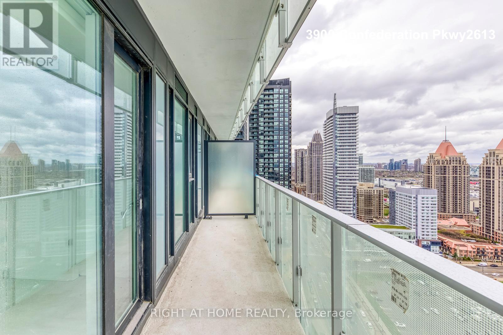 2613 - 3900 Confederation Parkway, Mississauga, Ontario  L5B 0M3 - Photo 16 - W13108178