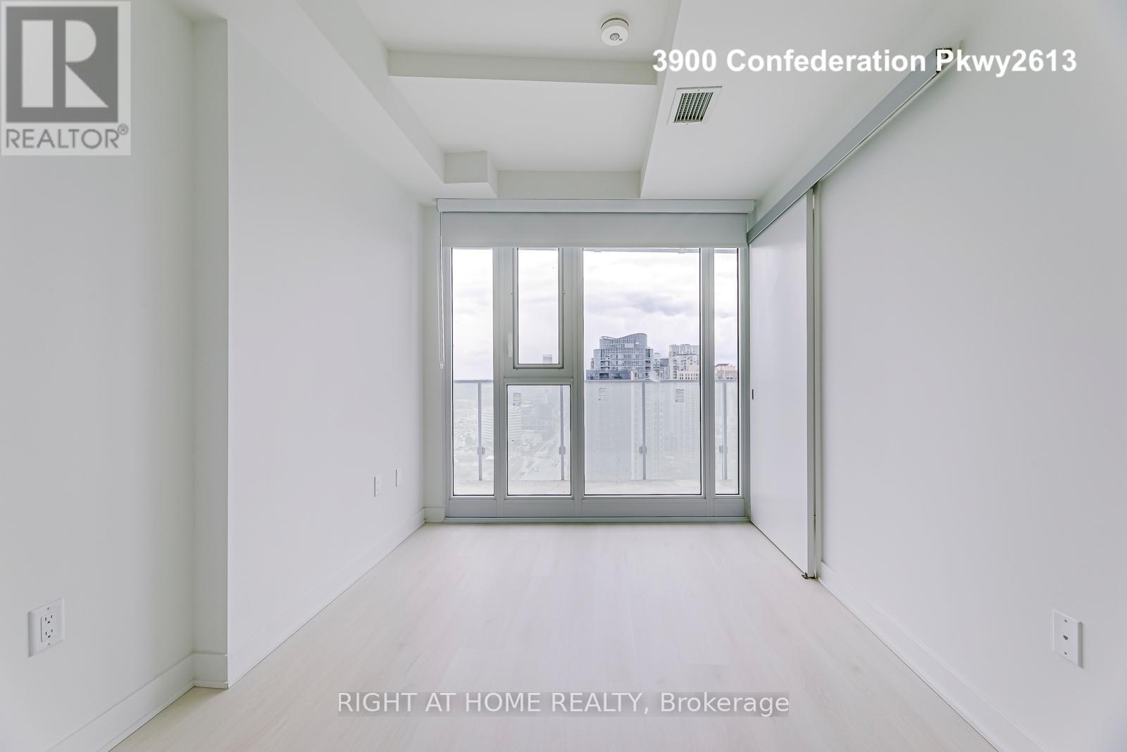 2613 - 3900 Confederation Parkway, Mississauga, Ontario  L5B 0M3 - Photo 22 - W13108178