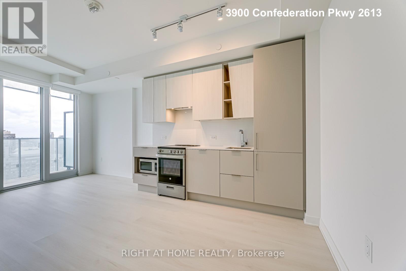 2613 - 3900 Confederation Parkway, Mississauga, Ontario  L5B 0M3 - Photo 7 - W13108178