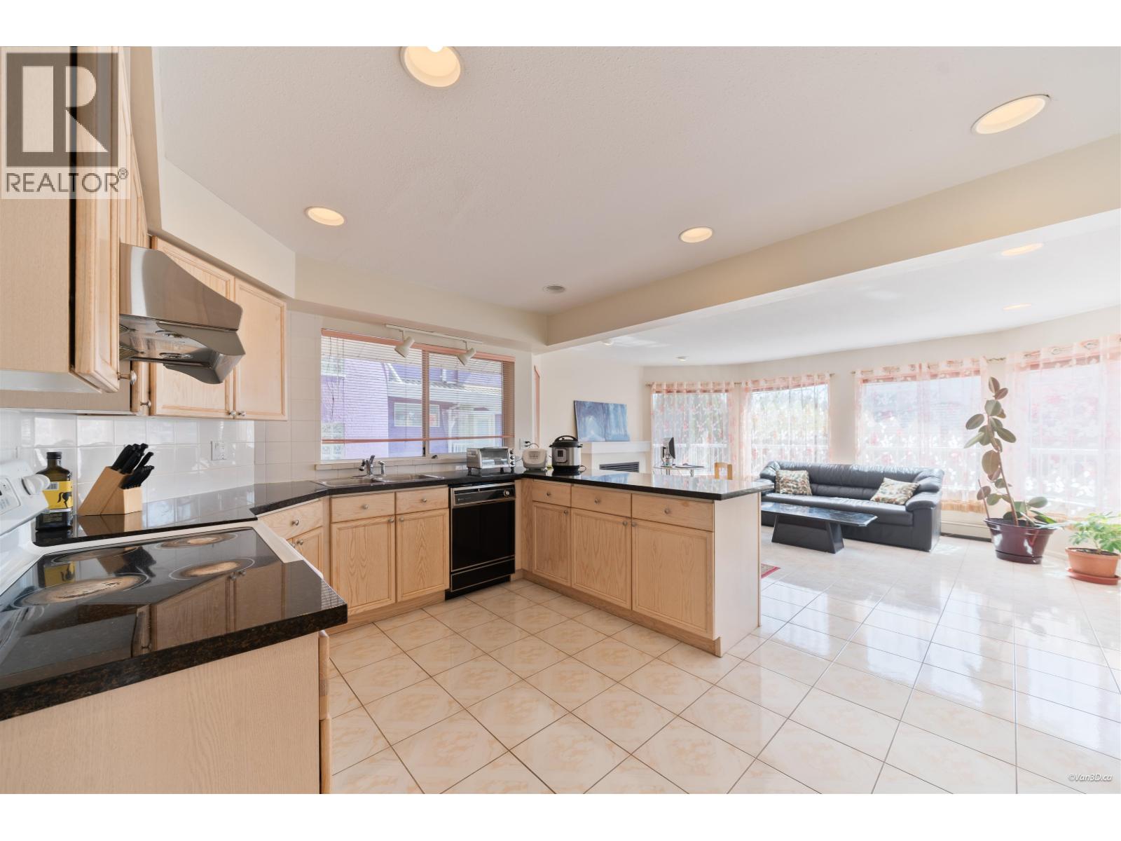 6758 Kitchener Street, Burnaby, British Columbia  V5B 2J9 - Photo 9 - R3113492