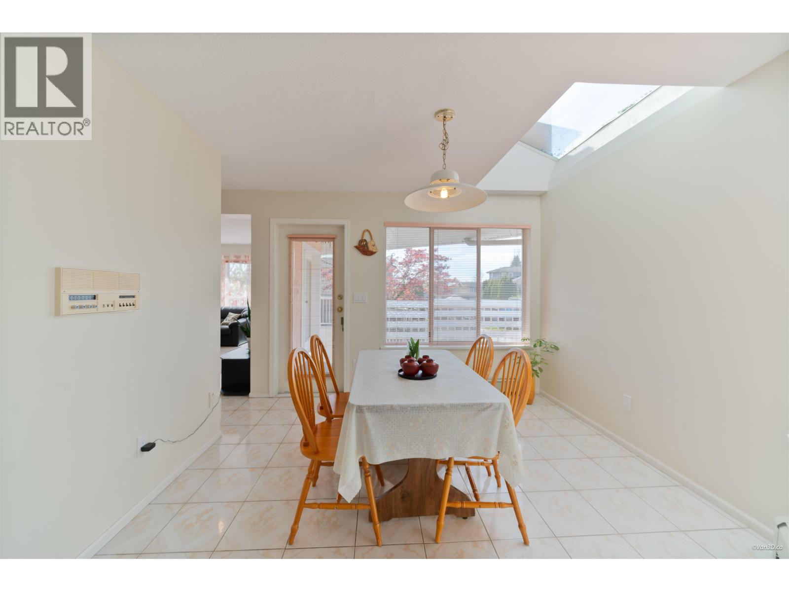 6758 Kitchener Street, Burnaby, British Columbia  V5B 2J9 - Photo 17 - R3113492