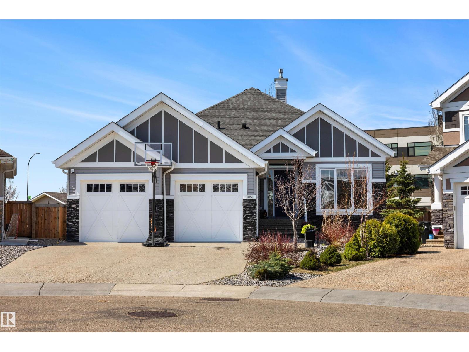 9055 24 AV SW, edmonton, Alberta