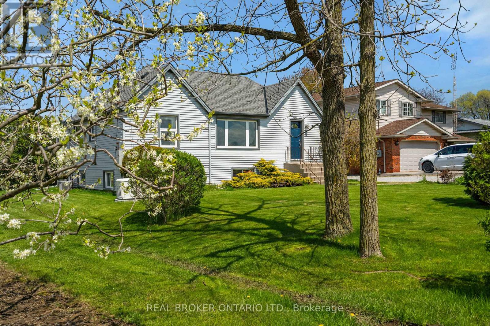 1621 Second Avenue, St. Catharines, Ontario  L2R 6P9 - Photo 2 - X12902092