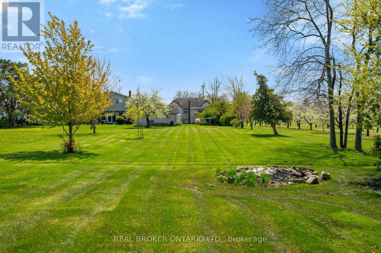 1621 Second Avenue, St. Catharines, Ontario  L2R 6P9 - Photo 4 - X12902092