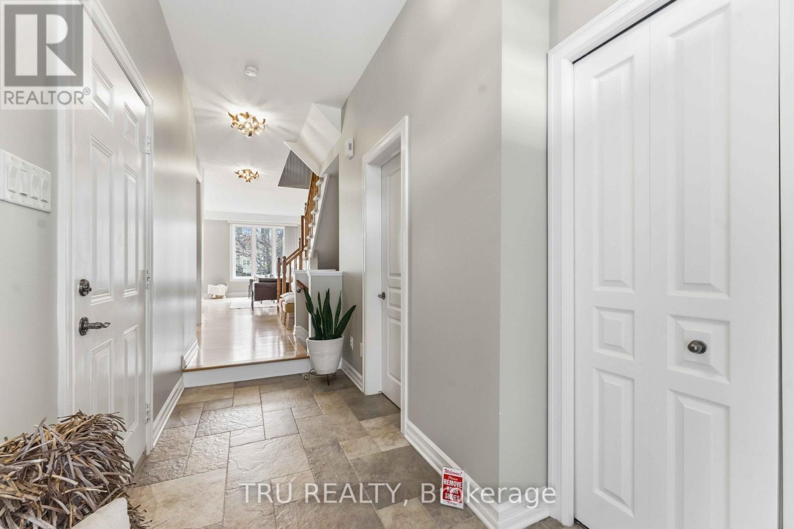 449 Celtic Ridge Crescent, Ottawa, Ontario  K2W 0B1 - Photo 2 - X13108228