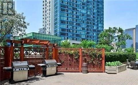 2009 - 65 Harbour Square, Toronto, Ontario  M5J 2L4 - Photo 12 - C13108204