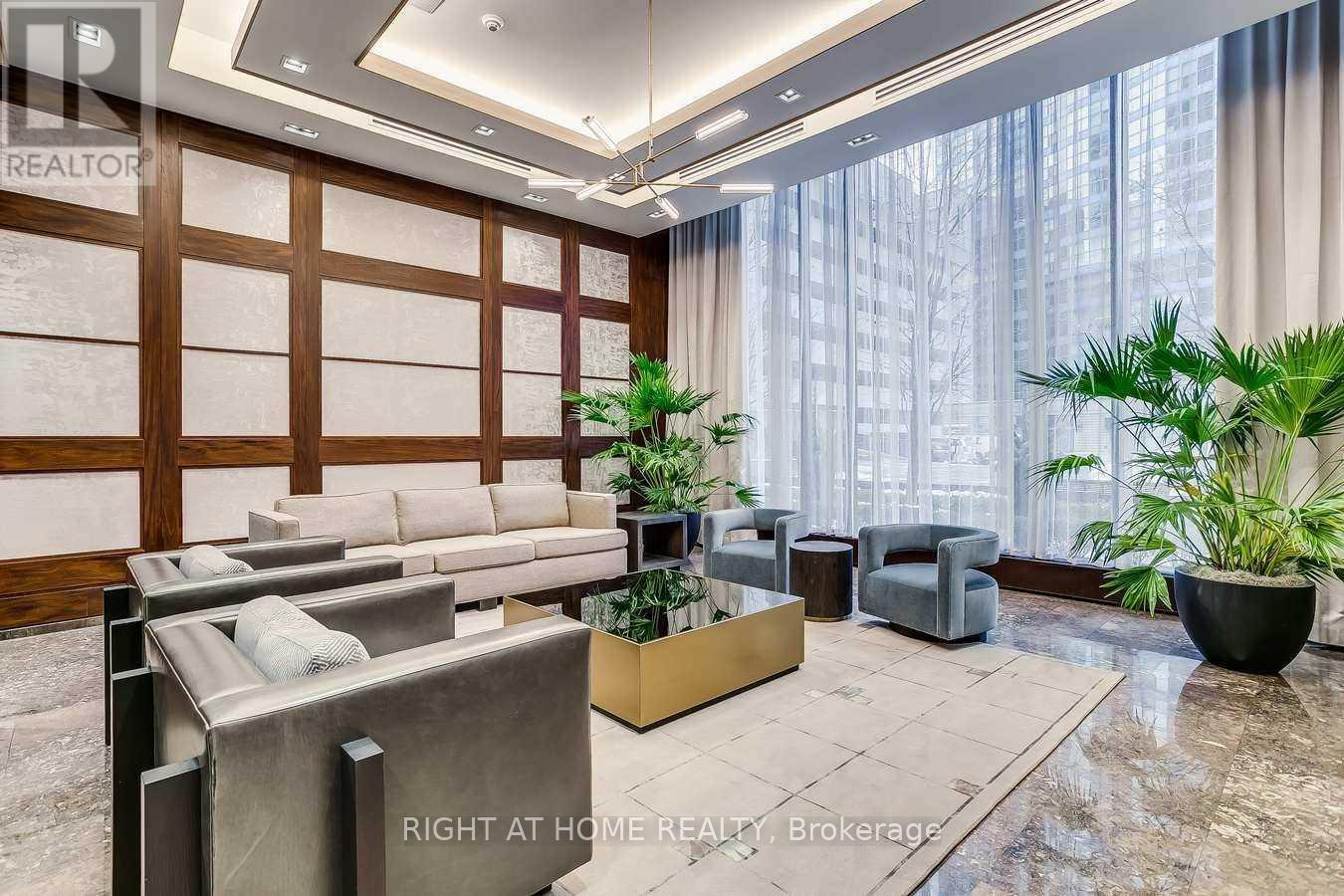 2009 - 65 Harbour Square, Toronto, Ontario  M5J 2L4 - Photo 14 - C13108204