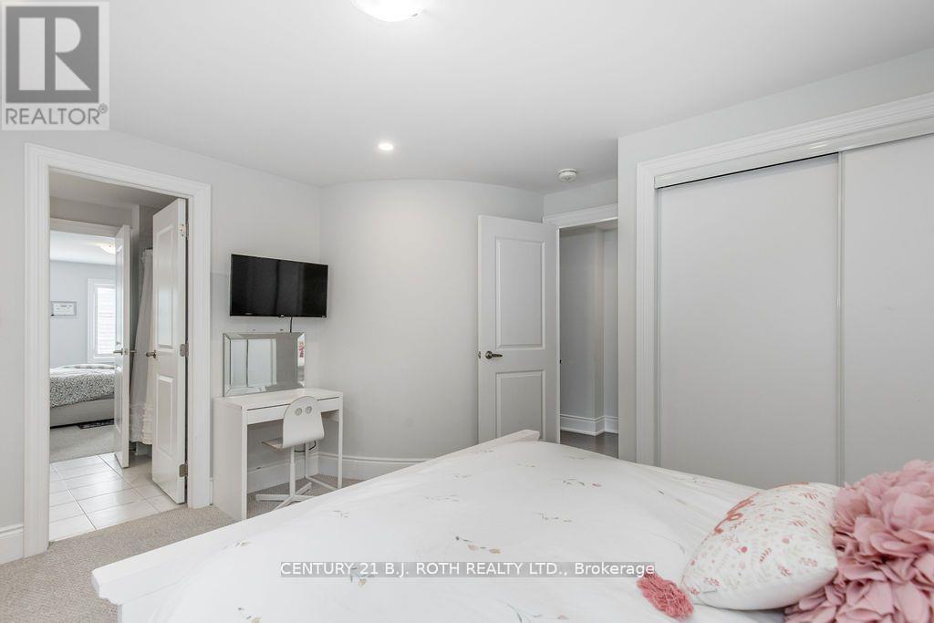 20 Westminster Circle, Barrie (Innis-Shore), Ontario  L4M 0A3 - Photo 29 - S13108232