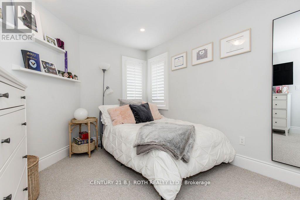 20 Westminster Circle, Barrie (Innis-Shore), Ontario  L4M 0A3 - Photo 31 - S13108232