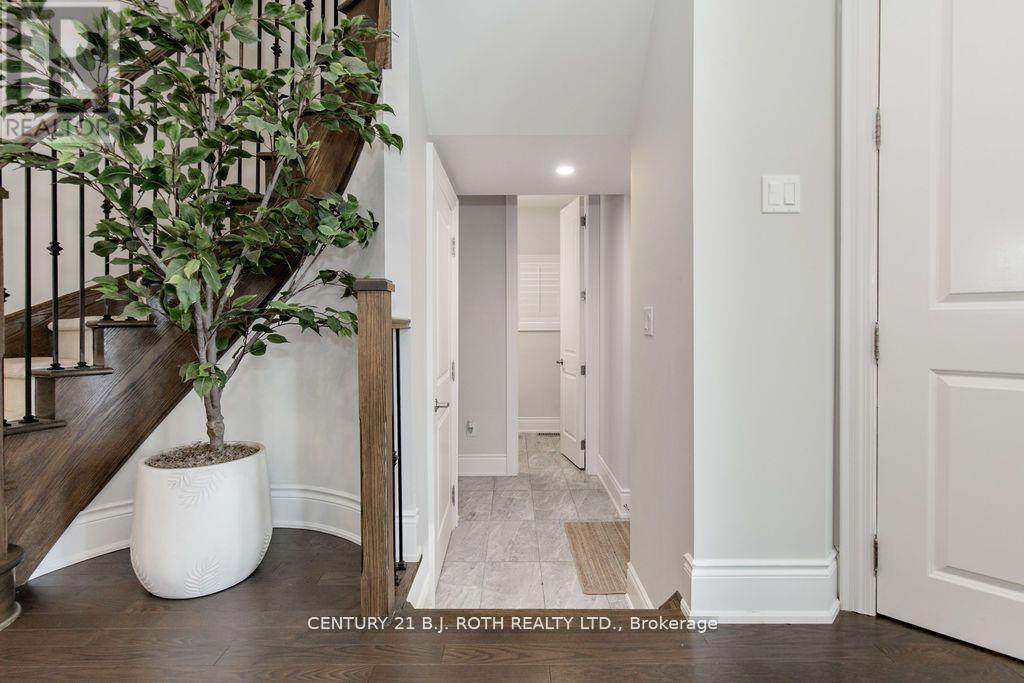 20 Westminster Circle, Barrie (Innis-Shore), Ontario  L4M 0A3 - Photo 6 - S13108232