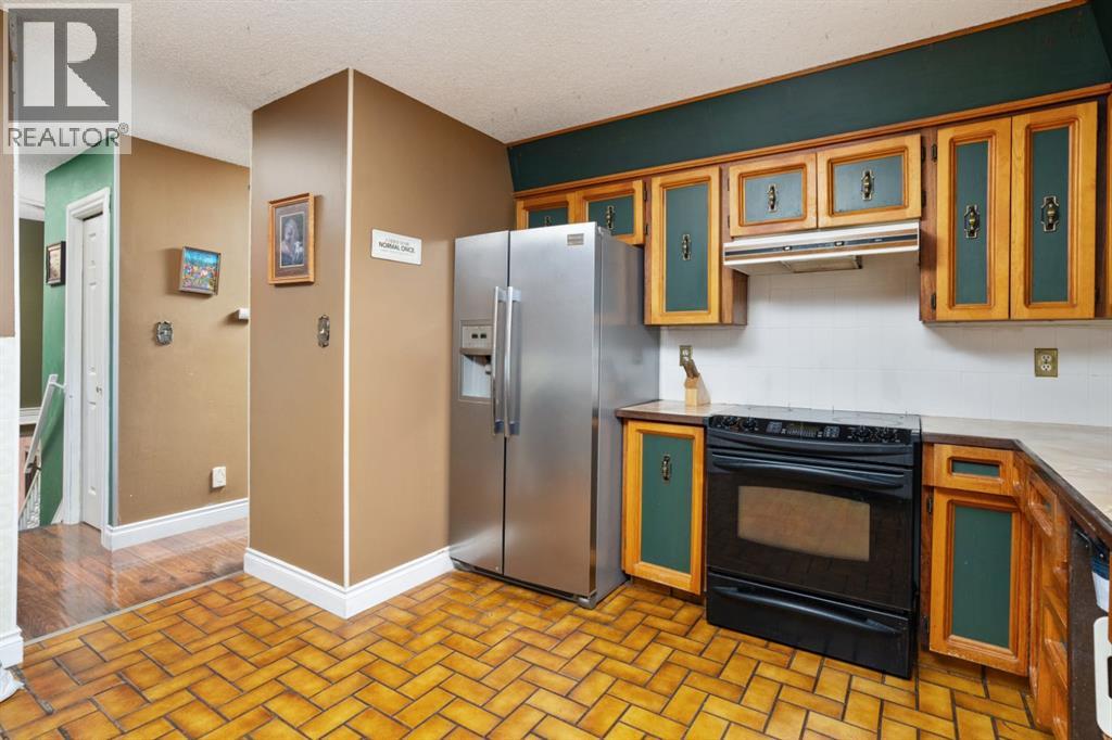4310 74 Street, Camrose, Alberta  T4V 3V3 - Photo 8 - A2309845