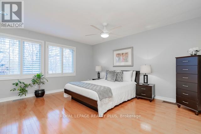 83 Kerr Street, Oakville, Ontario  L6K 3A2 - Photo 25 - W12979384
