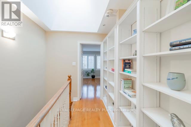 83 Kerr Street, Oakville, Ontario  L6K 3A2 - Photo 23 - W12979384