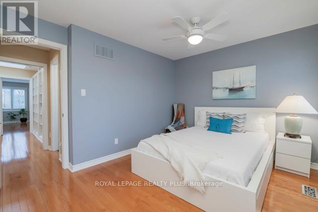 83 Kerr Street, Oakville, Ontario  L6K 3A2 - Photo 32 - W12979384