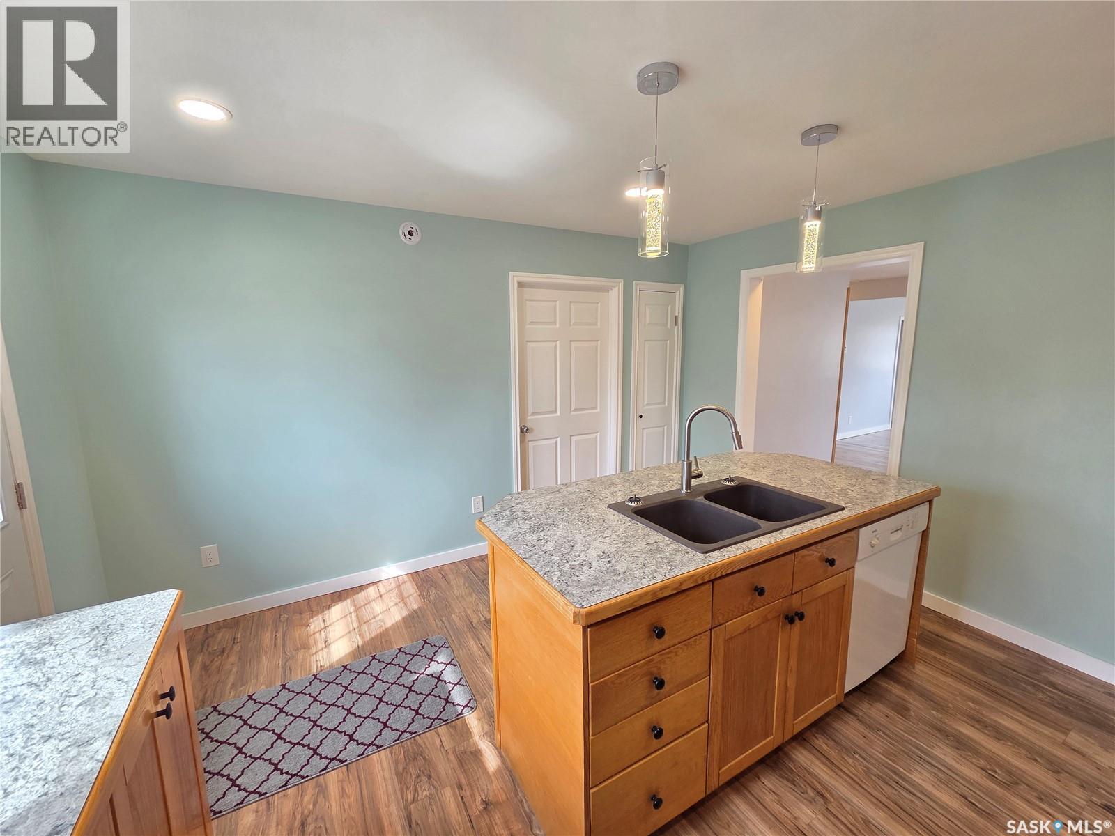 25 Rhodes Street, Redvers, Saskatchewan  S0C 2H0 - Photo 19 - SK035513